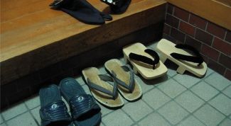 Картинка по теме - почему русские снимают обувь при входе