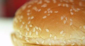 Картинка по теме - как приготовить дрожжевое тесто на булочки