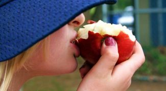 Картинка по теме - что нужно есть при сухой коже