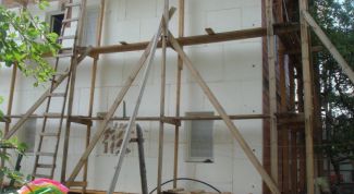 Картинка по теме - как приклеить пенопласт к стене