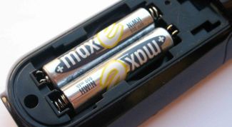 Картинка по теме - как зарядить пальчиковые батарейки