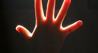 Картинка по теме - что делать, если опух палец