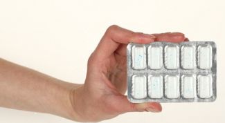 Картинка по теме - как очистить жевачку с одежды