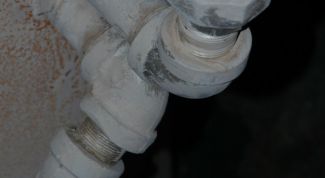 Картинка по теме - как спрятать трубы в квартире