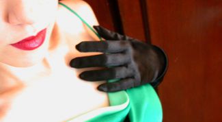 Картинка по теме - какие аксессуары подобрать к зеленому платью