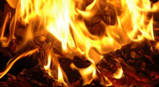 Картинка по теме - почему дрова трещат