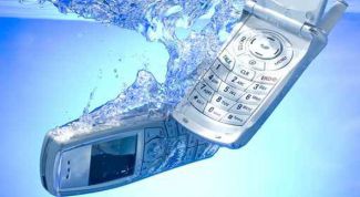 Картинка по теме - что делать, если телефон упал в воду