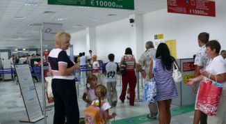 Картинка по теме - почему не выпускают за границу