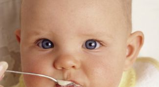 Картинка по теме - когда нужно начинать прикорм