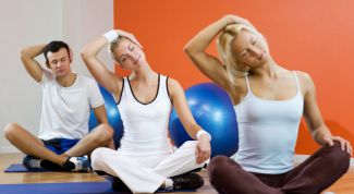 Картинка по теме - как выполнять гимнастику для позвоночника