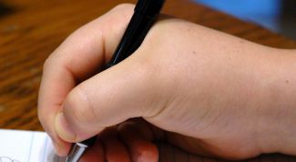 Картинка по теме - как найти сумму корней уравнения