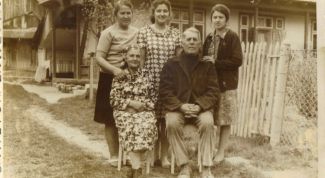 Картинка по теме - как обновить старый семейный альбом 