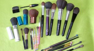 Картинка по теме - как ухаживать за кистями для макияжа