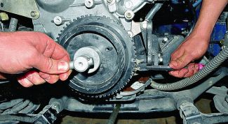 Картинка по теме - как открутить болт коленвала