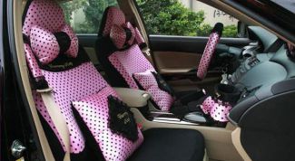 Картинка по теме - как подобрать в подарок аксессуары в автомобиль