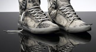 Картинка по теме - как стирать кеды