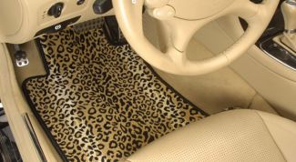 Картинка по теме - как выбрать коврики в автомобиль
