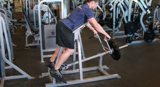 Картинка по теме - как качать мышцы на тренажере