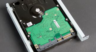 Картинка по теме - как вставить жесткий диск в компьютер