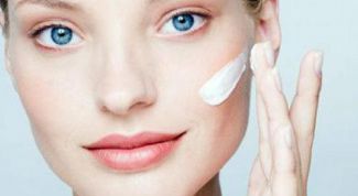 Картинка по теме - как наносить ночной крем