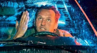 Картинка по теме - почему потеет лобовое стекло