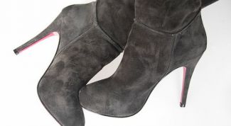 Картинка по теме - как растянуть замшевые зимние сапоги