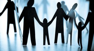 Картинка по теме - как вырезать из бумаги человечков