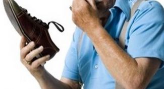 Картинка по теме - как избавить обувь от пота