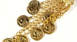 Картинка по теме - как почистить золотые серьги