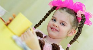 Картинка по теме - как заплести косу девочке