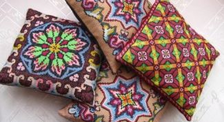 Картинка по теме - как украсить вышивкой подушки