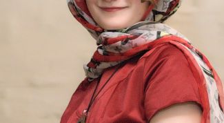 Картинка по теме - как завязать платок женщине