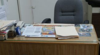 Картинка по теме - как выбрать письменный стол