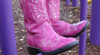 Картинка по теме - как выбрать осенние сапоги ребенку
