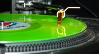 Картинка по теме - как выбрать проигрыватель винила