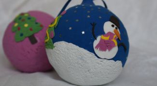 Картинка по теме - как украсить елочные игрушки