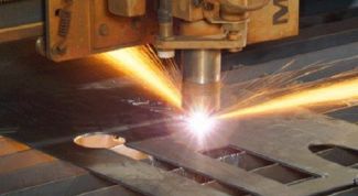 Картинка по теме - как вырезать отверстие в металле