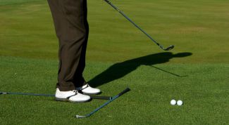 Картинка по теме - как стричь спортивный газон