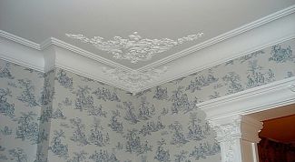 Картинка по теме - как клеить потолочные карнизы