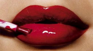 Картинка по теме - как нанести блеск для губ правильно
