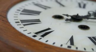 Картинка по теме - как сделать деревянные часы