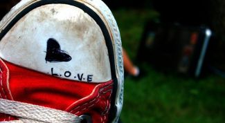 Картинка по теме - как растянуть кеды