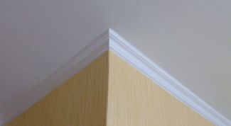 Картинка по теме - как вырезать углы потолочного багета
