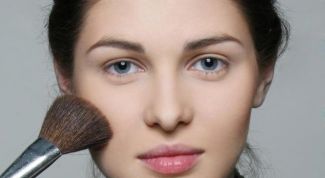 Картинка по теме - как наносить рассыпчатую пудру