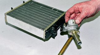 Картинка по теме - как снять радиатор печки