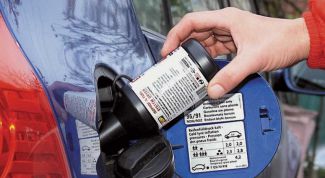 Картинка по теме - как убрать воду из бака