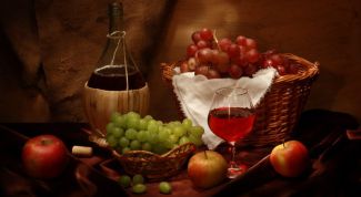 Картинка по теме - как приготовить домашнее полусладкое вино