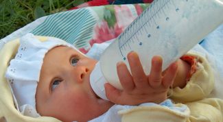 Картинка по теме - как давать новорожденным 