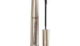 Пользуюсь постоянно, могу создать и легкий макияж, и драму