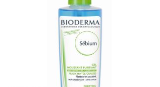 Очищает не до скрипа, пользовалась им только утром